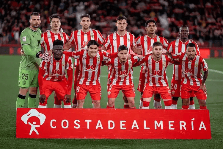 德甲争冠关键战：勒沃库森主场迎击斯图加特 不败金身能否延续