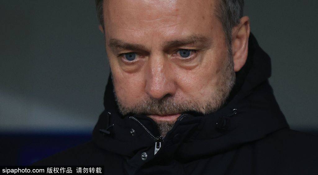 巴萨定位球防守频频失守！弗里克该如何破解这道难题？